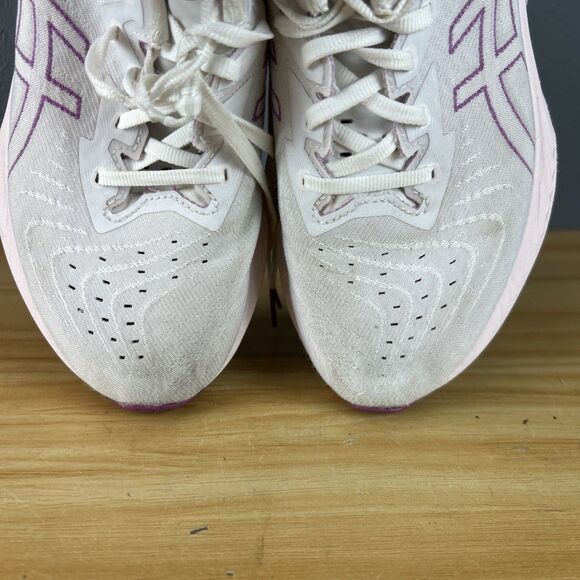 Asics Novablast 4 Women's Size 9 Running Shoes Gray Purple Cushioned Sneakers - Picture 3 of 9